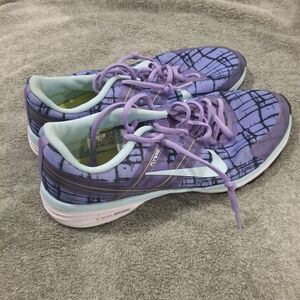 Nike Women's Purple and Teal Sneakers
